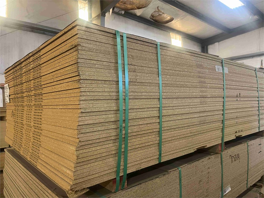 5/8" x 5' x 8' Laminated Particle Board