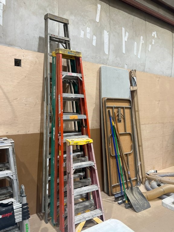 Lot of Fiberglass & Aluminum Ladders