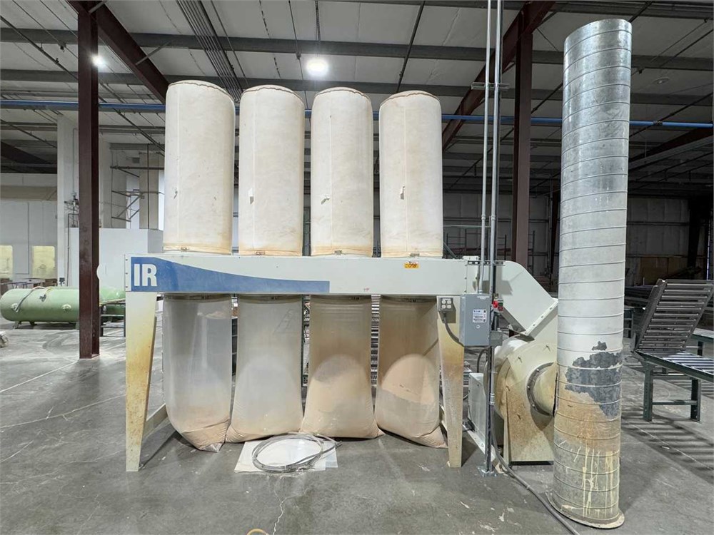 LMC "IR" 15 HP Dust Collector