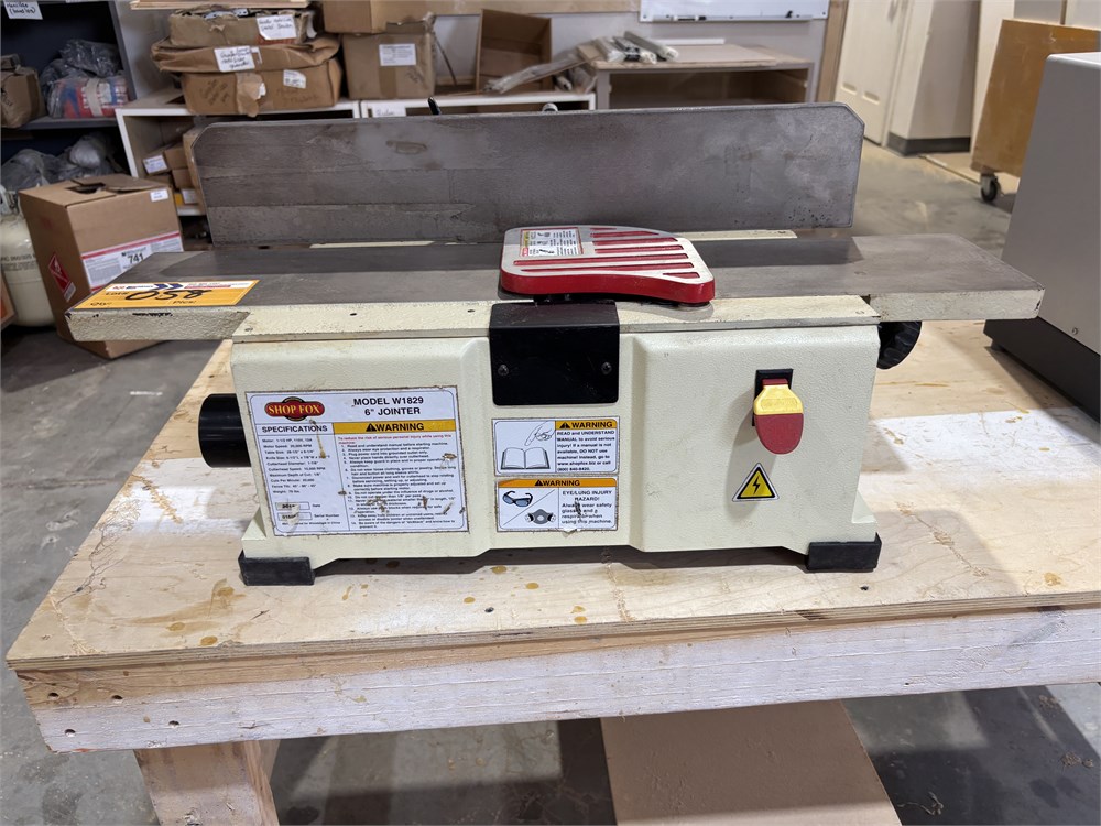 ShopFox "W1829" 6" Jointer