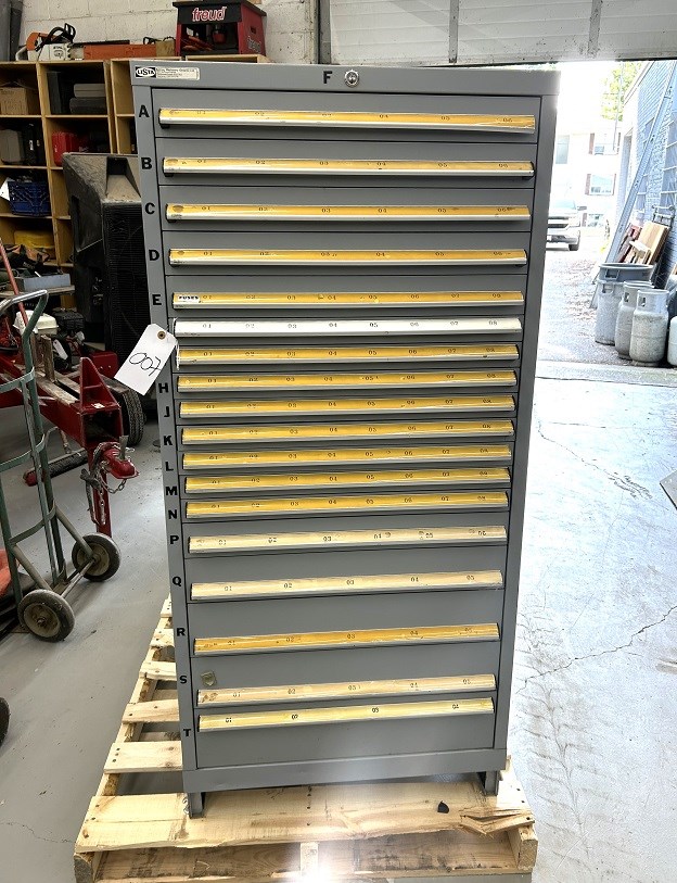 Lista "Specialty parts / tool" Cabinet - 61"H x 28" x 28" - Mississauga, ON