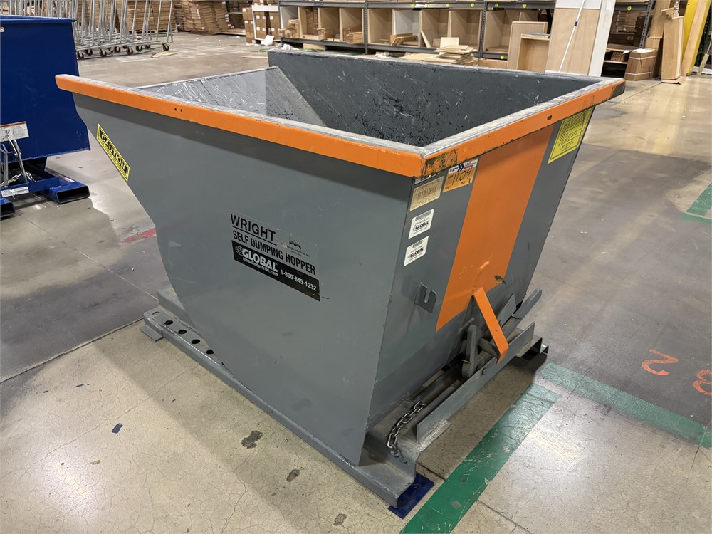 Self-Dumping Hopper