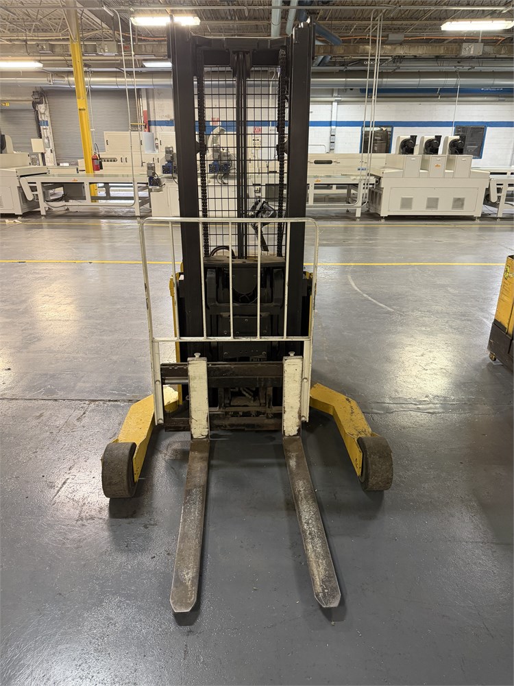 Yale Pallet Stacker