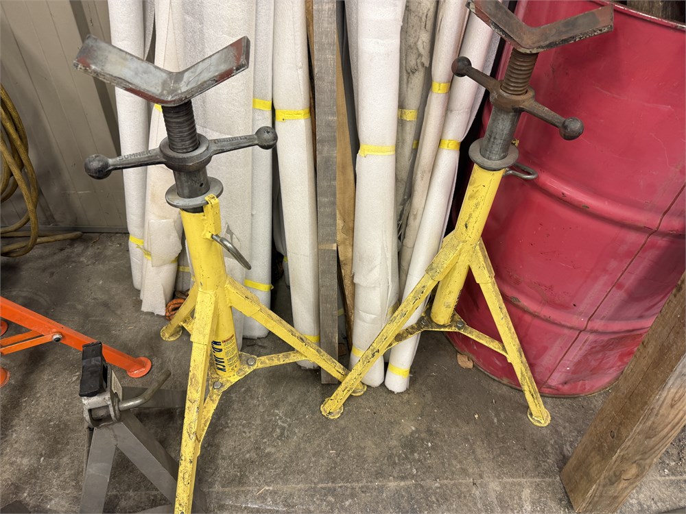 (2) Jack Stands