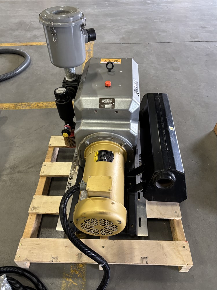 Republic "RCV-250" Vacuum Pump