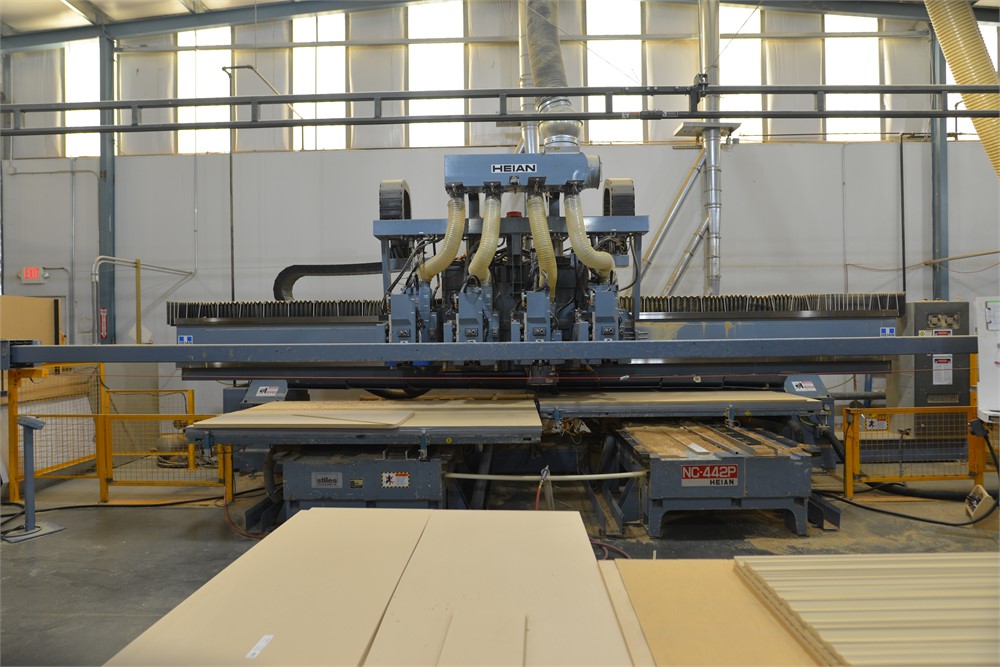 Heian "NC-442PMC-2616W" CNC Router