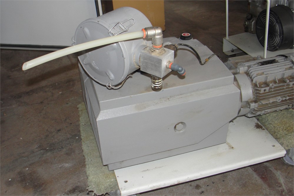 Becker "U-4100-SA/K" Vacuum Pump