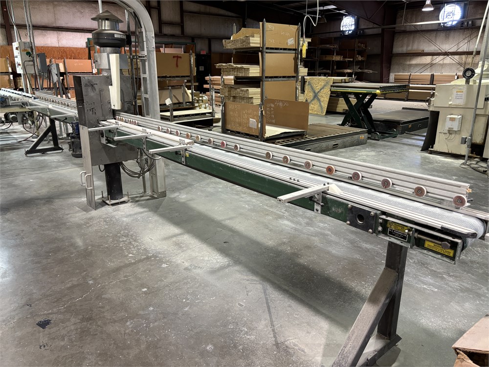 Conveyor with Heating Unit
