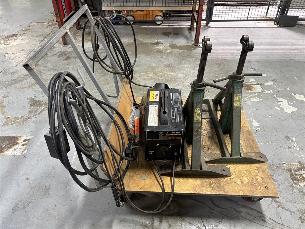 Chicago Electric "225 Amp" Arc Welder w/Cart & Stands