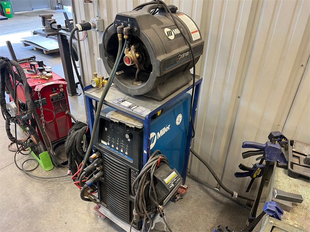 Miller "Maxstar 700" Welder