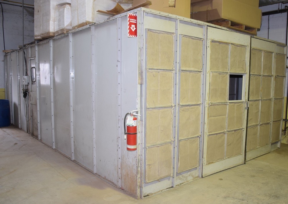 LOT# 024  ENCLOSED SPRAY BOOTH * COMPLETE WITH LIGHTS, FAN (26'L X 14'W X 8'H)