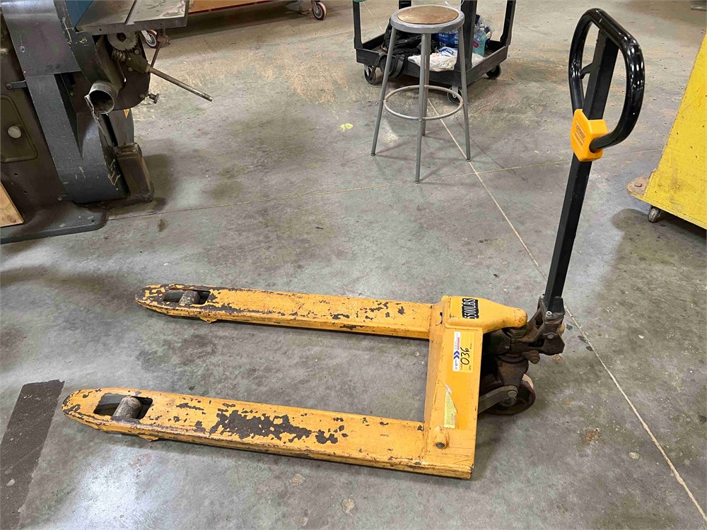 Global Pallet Jack