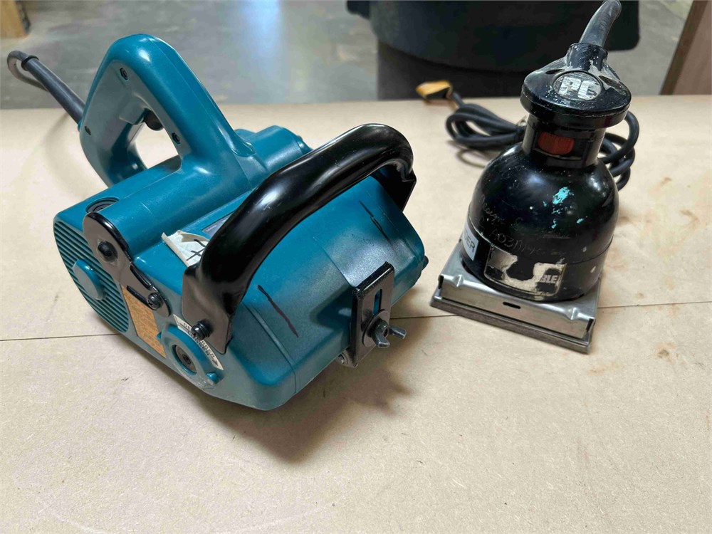 Makita "9741" Brush Sander/ Palm Sander