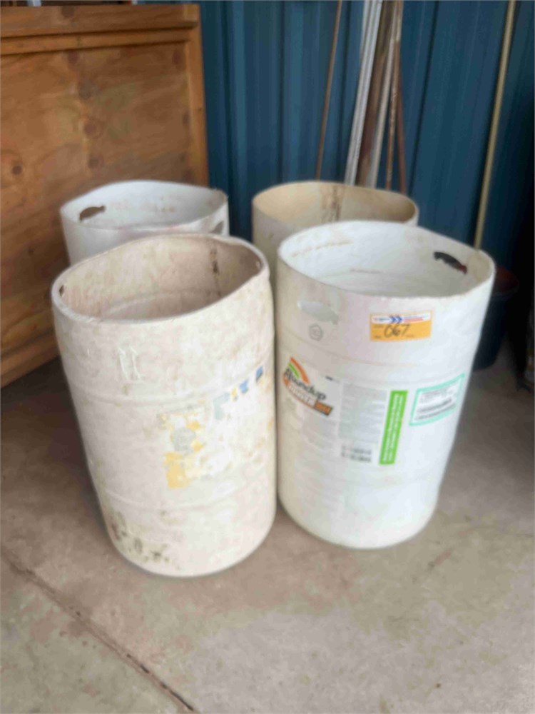 Trash Cans Qty. (4)