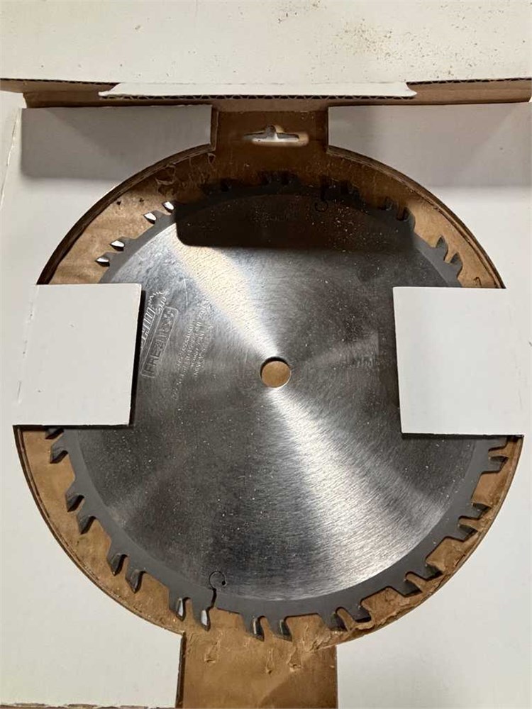 Lot of Saw Blades