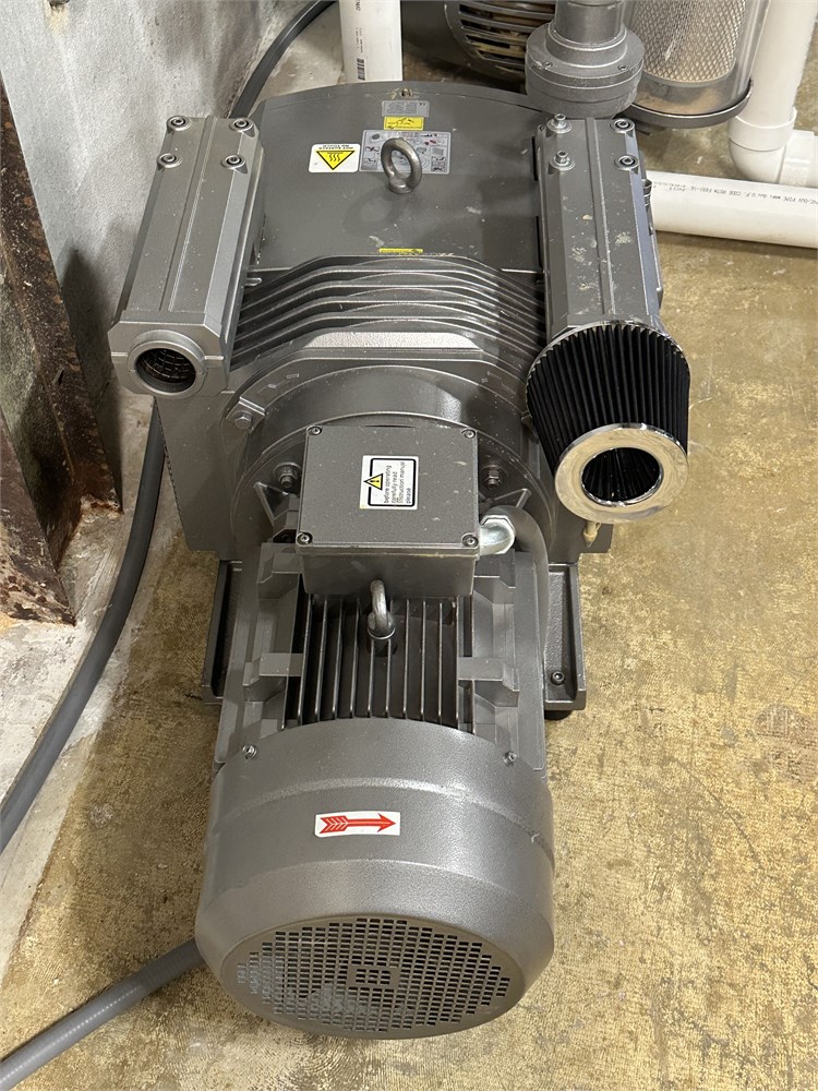 CNC Factory "V300" Rotary Vane Vacuum Pump