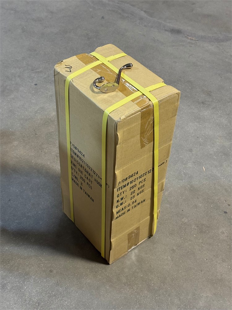 (250) Large Nickle Hooks