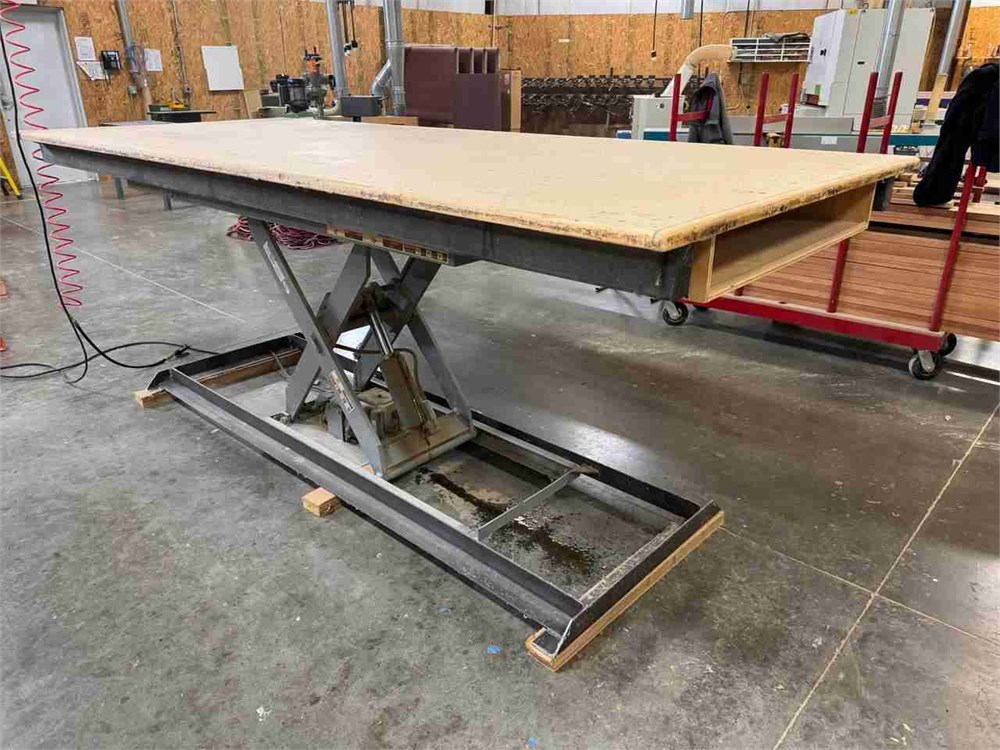 American Lifts "T1036022" Lift Table