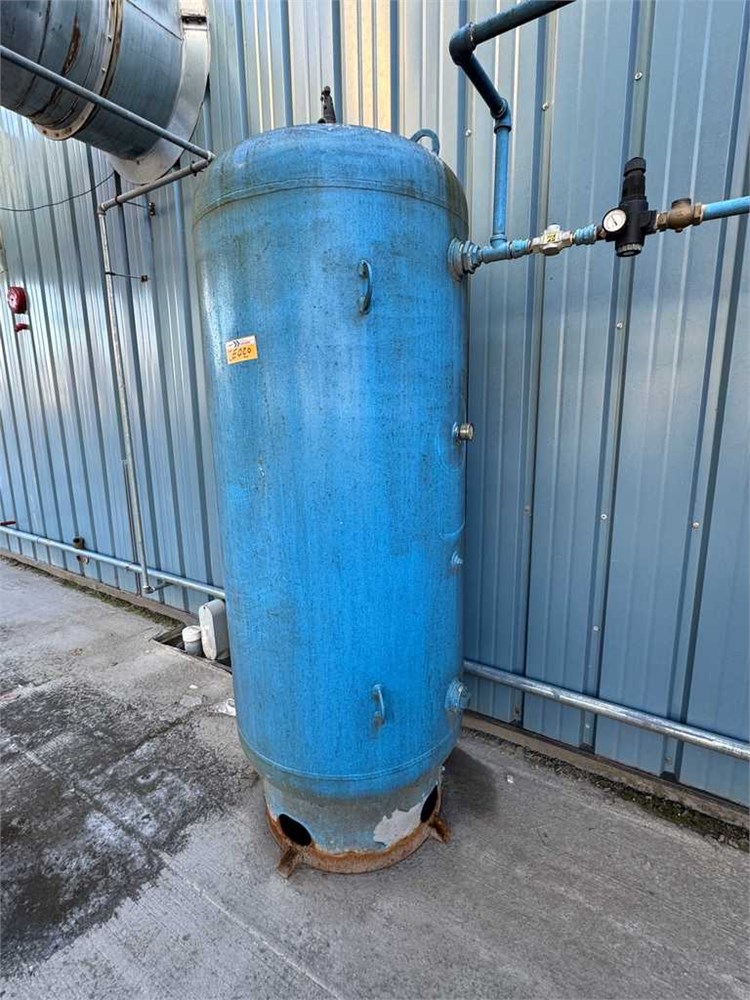 Vertical Air Tank