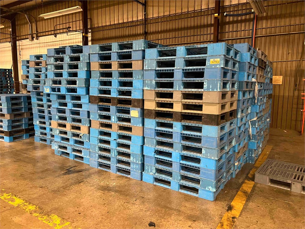 Plastic Composite Pallets Qty. (15)