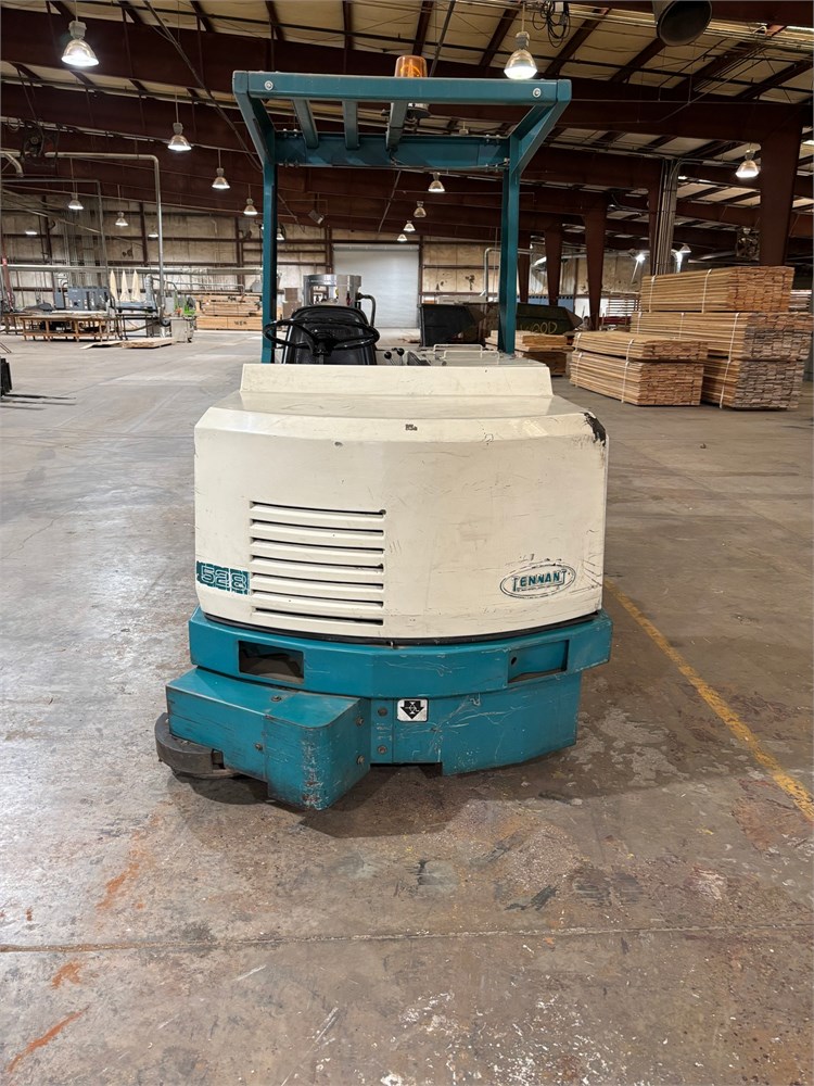 Tennant "528" Floor Sweeper