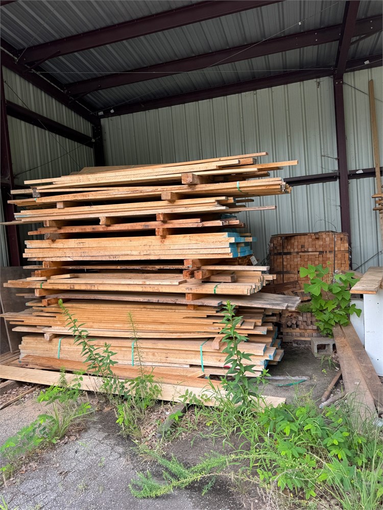 Various Size Lumber as pictured