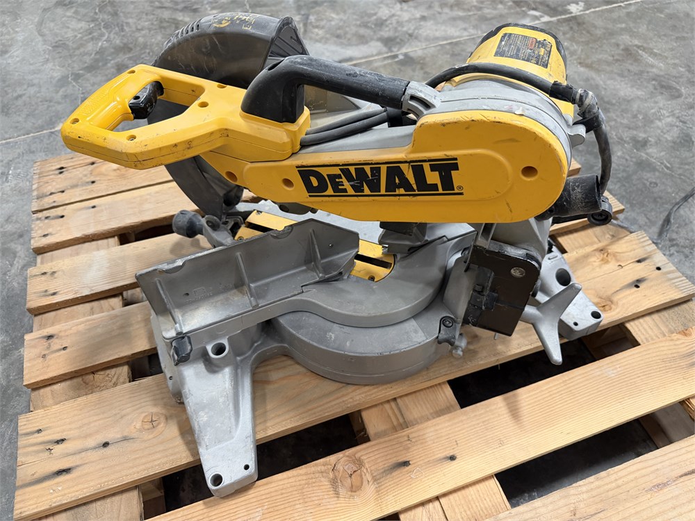 DeWalt "DW706" Compound Miter Saw