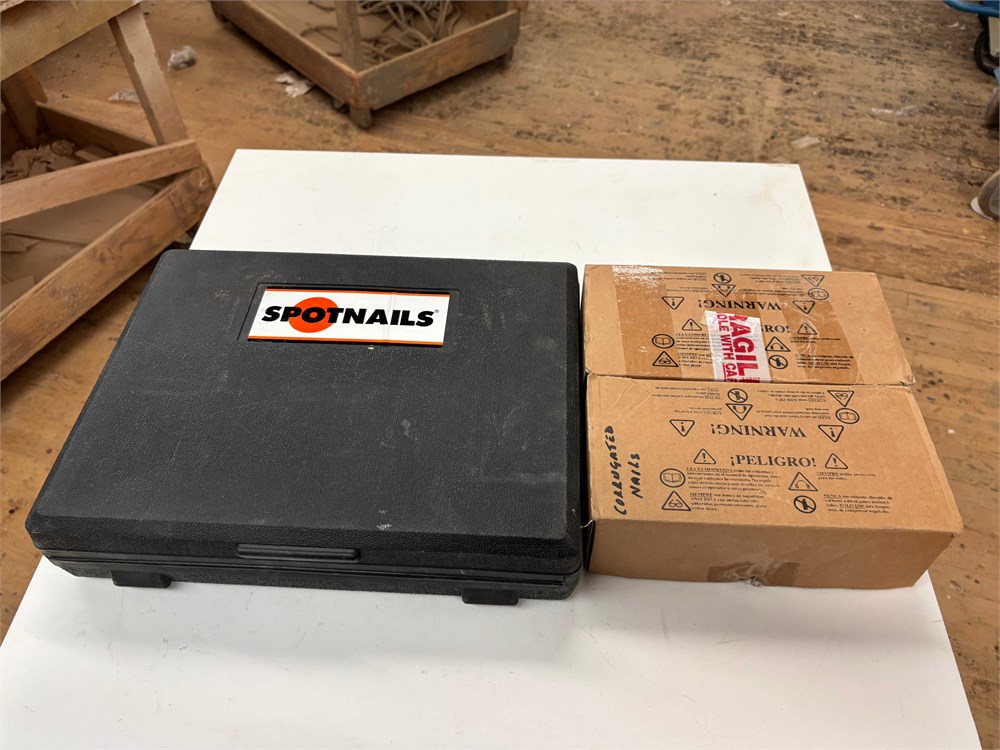Pneumatic Stapler Kit with Collated Nails