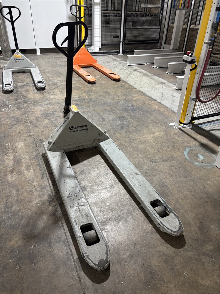 Strongway Pallet Jack