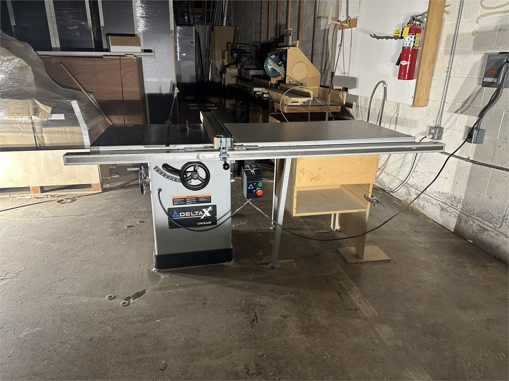 Delta "36-R31X" Table Saw