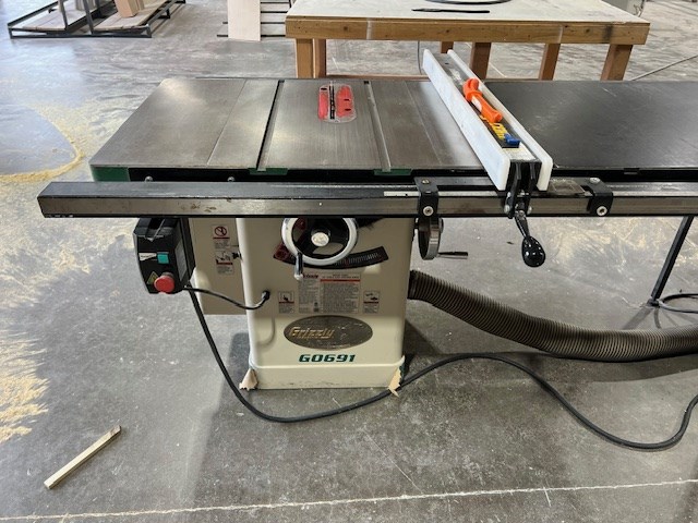 Grizzly "G0691" 10" Table Saw with Riving Knife