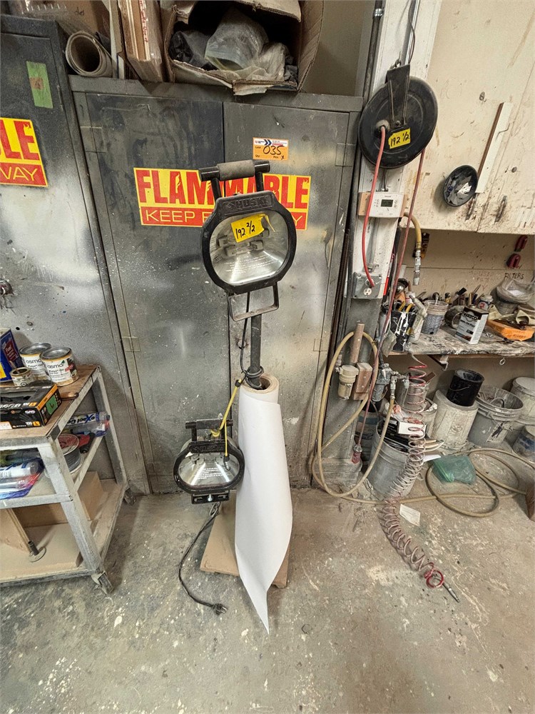 Husky Dual-Head Work Light