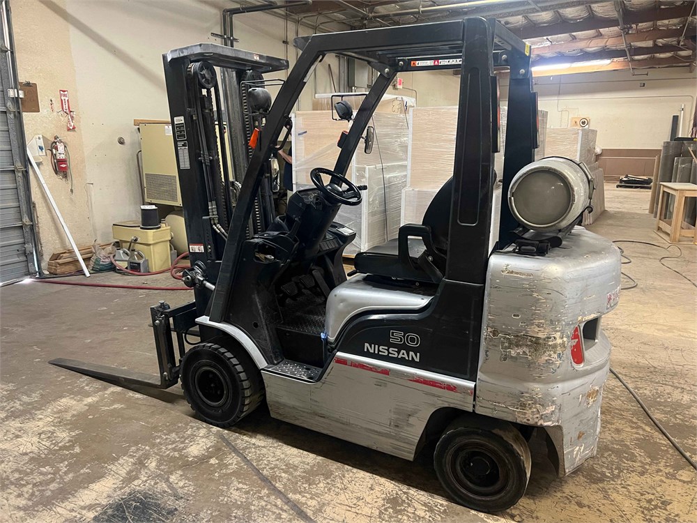 Nissan "MAPL02A25LY" Forklift