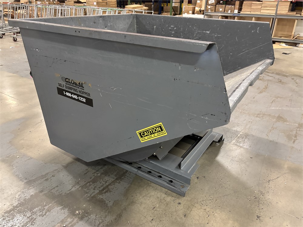 Self-Dumping Hopper