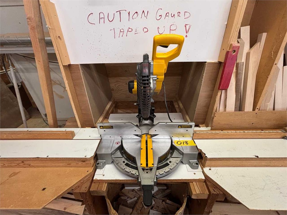 Dewalt "DW716" Chopsaw + Tables