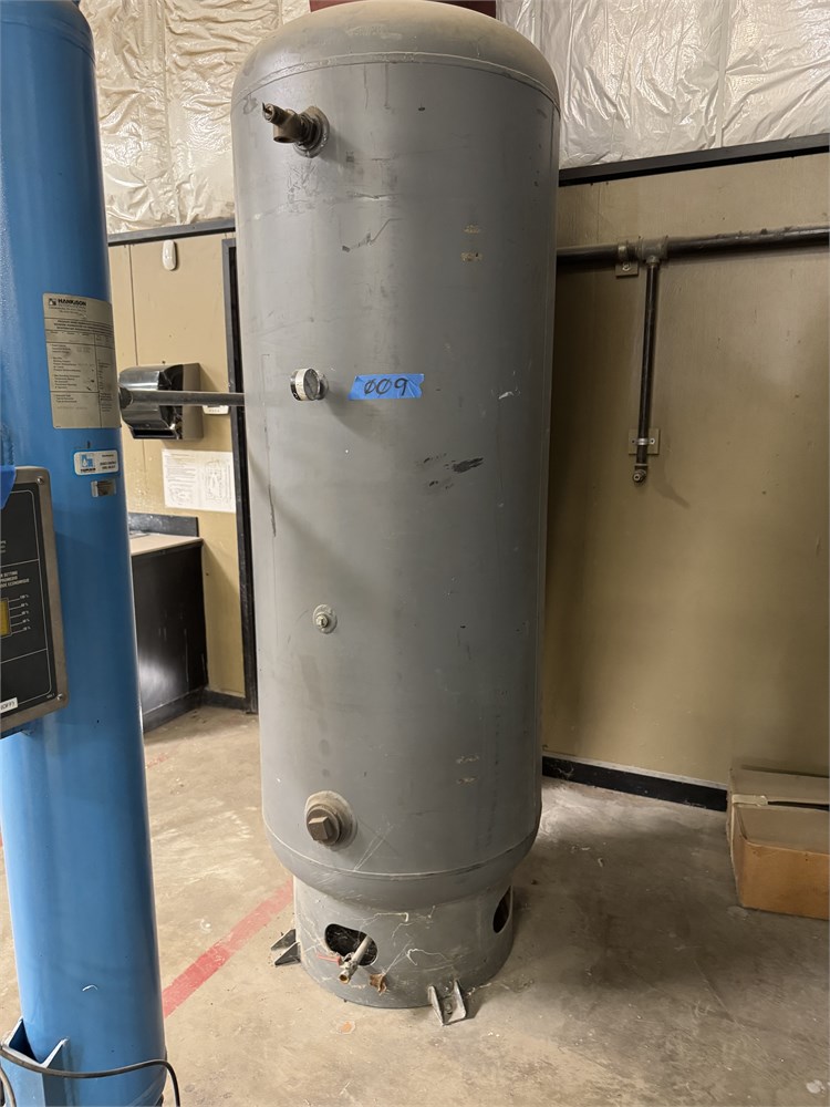 250 GAL VERTICAL COMPRESSED AIR TANK