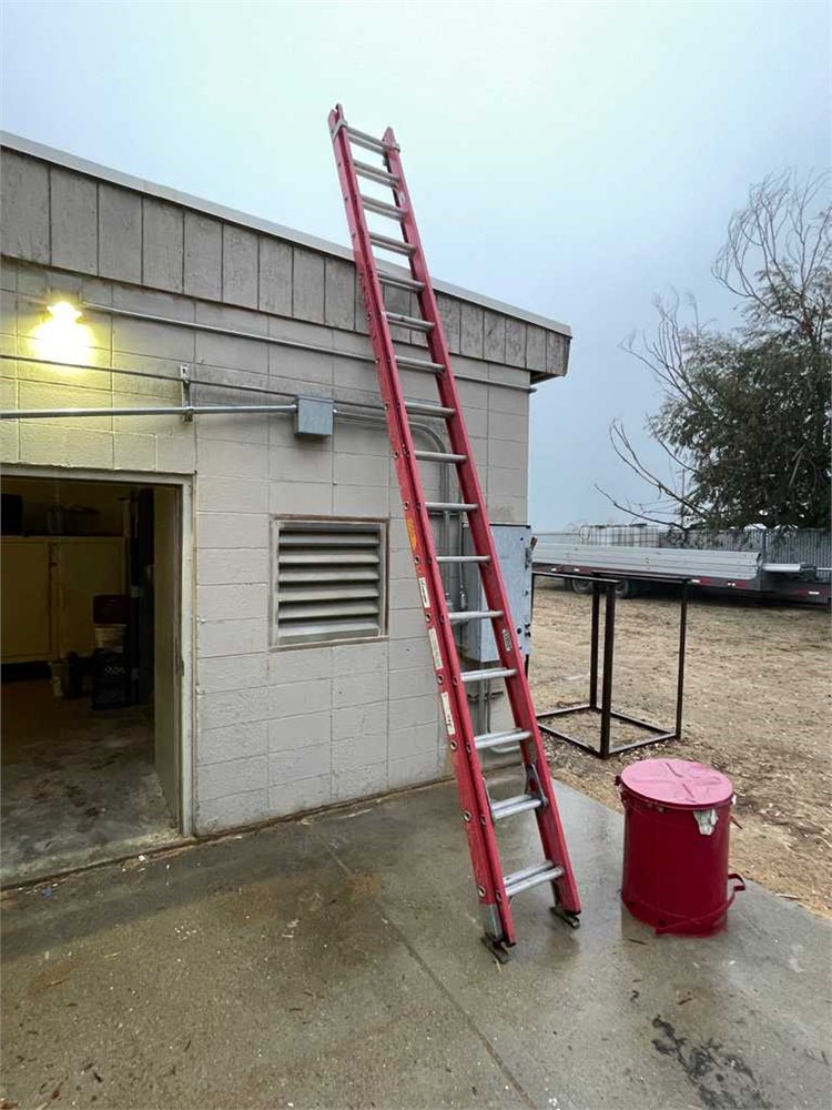 Louisville 16' Extension Ladder