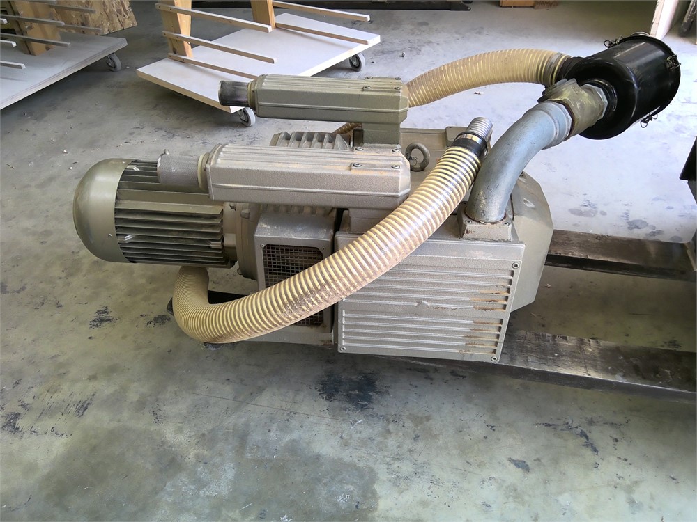 Becker "VTLF 250" vacuum pump