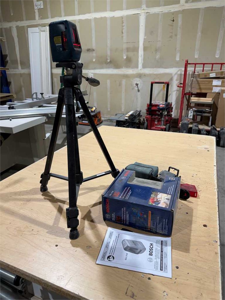 Bosch Self-Leveling Three-Line Laser with Stand
