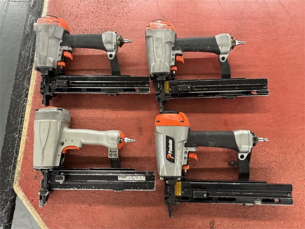 (4) Pneumatic Staple Guns