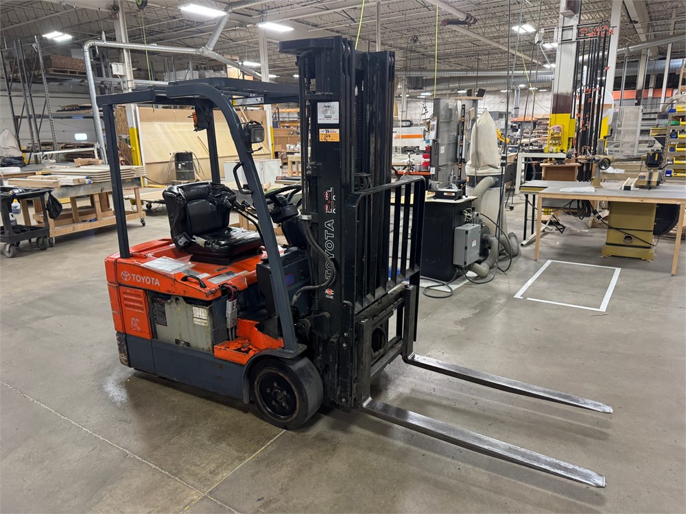 Toyota "7FBEU18" 3000LB Electric Forklift