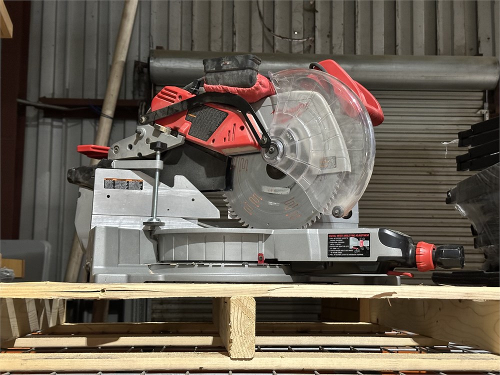 Milwaukee 12" Sliding Compound Miter Saw