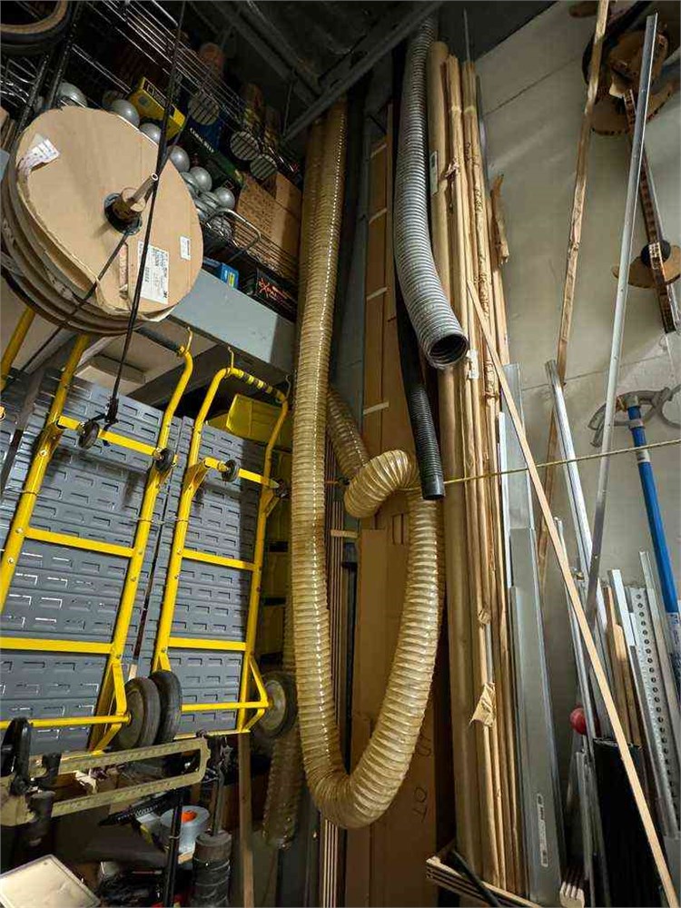 Flexible dust hose