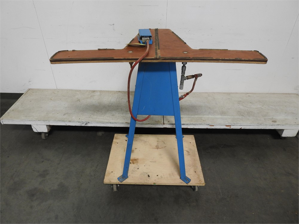 HER-SAF "10-282" VACUUM CLAMP TABLE