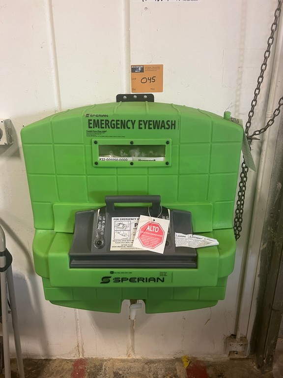 Sperian "Fendal Pure Flow 1000" Emergency Eyewash Station