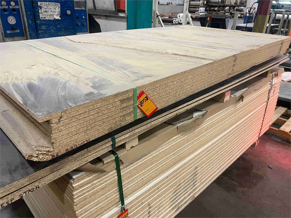 5/8" x 4' x 8' Laminated Particle Board