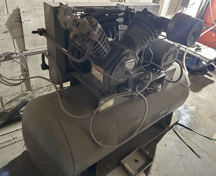 Ingersol Rand "T30" Air Compressor - Brampton, ON