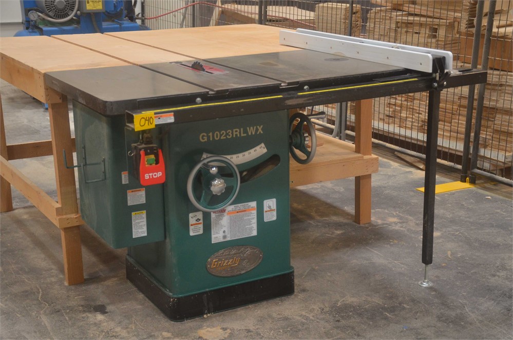 Grizzly "G1023RLWX " Cabinet Table Saw with Built-in Router Table