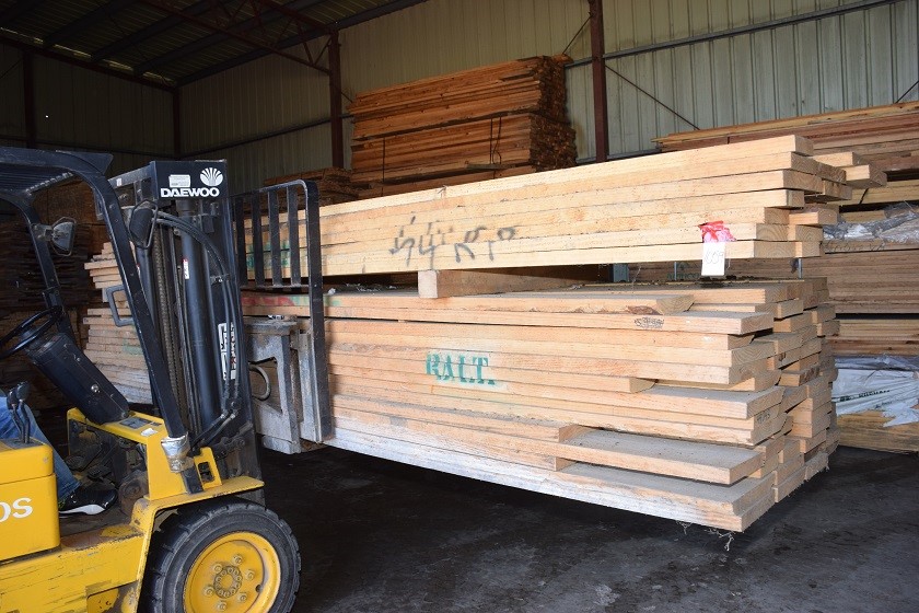 LOT# 1059  PINE 6/4 CLEAR * 16' LONG WITH VARIOUS WIDTHS * 2 LIFTS