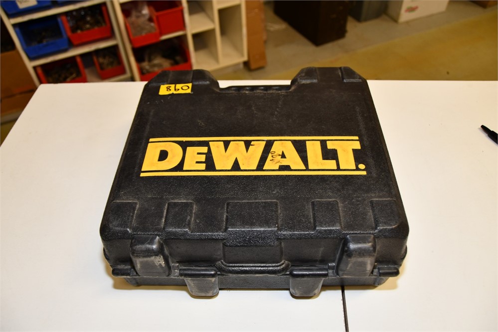 DeWalt "DW290" 1/2" Impact Wrench & Case